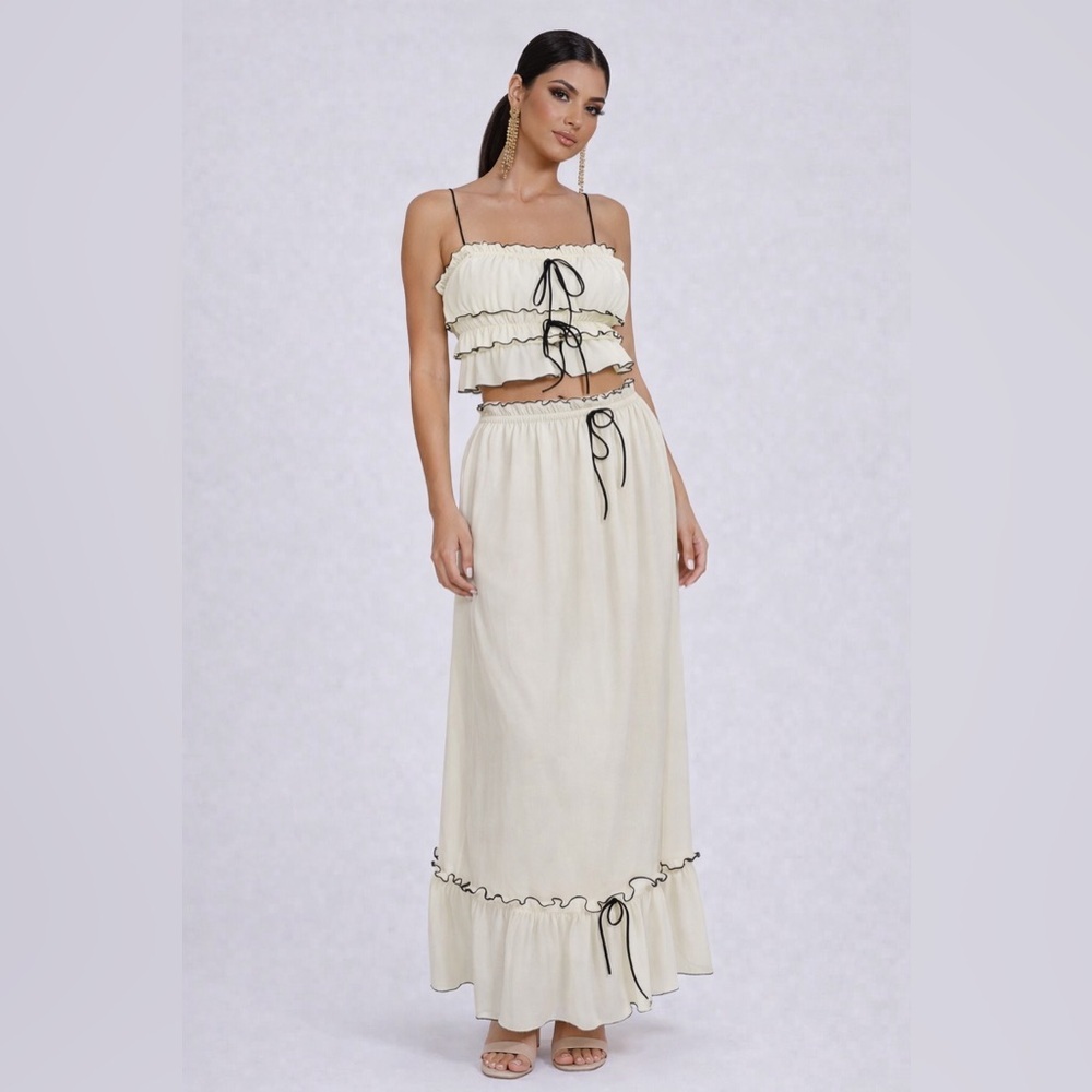 Glitz Beaute “Ivory Romance Ruffle Maxi Set” ✨